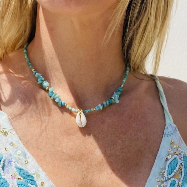 Collier Ras de Cou « Céleste » – Amazonite & Cauri