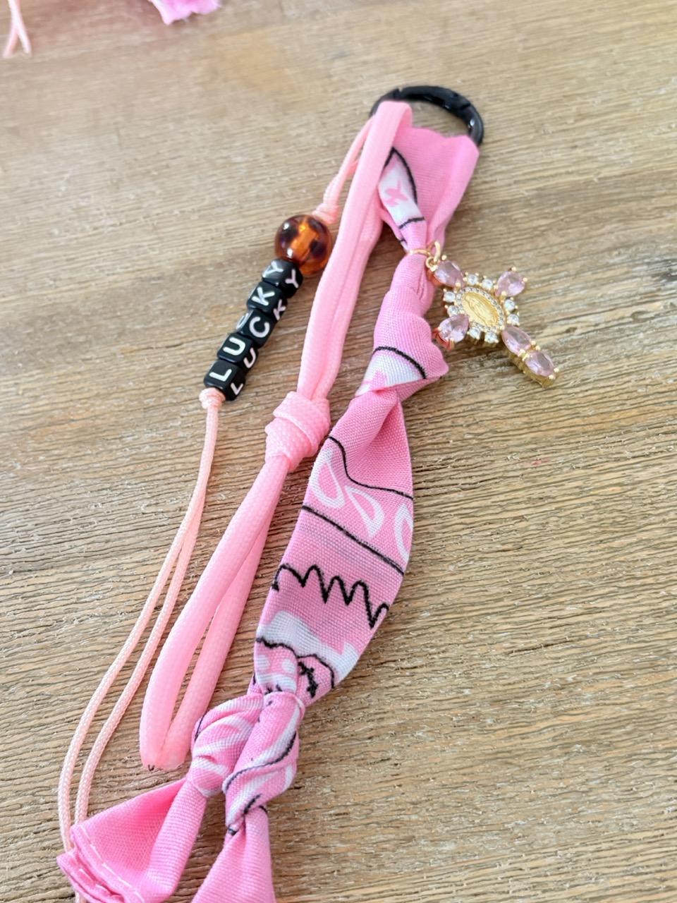 Porte-clés Bandana & Breloque Bohème – Rose – Image 7