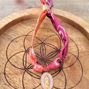 Bracelet Bandana Rouge & Breloque Vierge Rose