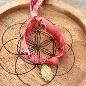 Bracelet Bandana Rouge & Breloque Vierge doré