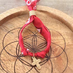 Bracelet Bandana Rouge & Breloque Croix