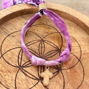 Bracelet Bandana Violet & Breloque Croix