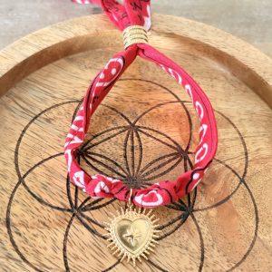 Bracelet Bandana Rouge & Breloque Coeur sacré