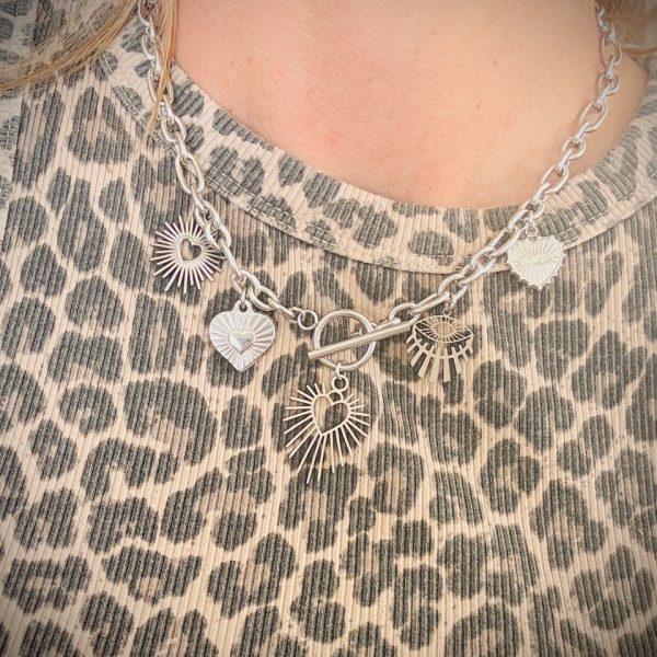 Collier Ras de Cou « Era » – Grigri Coeur sacré