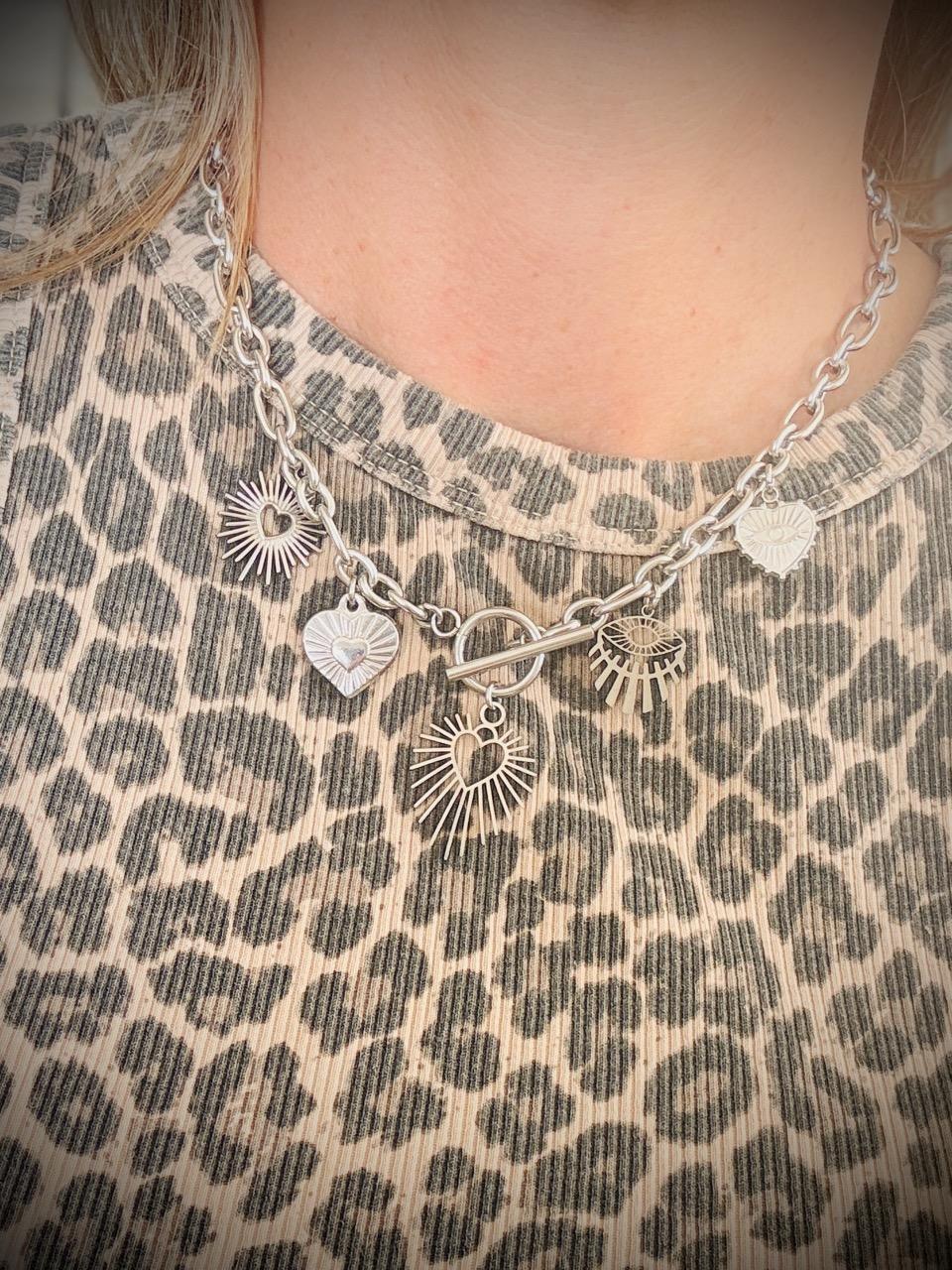 Collier Ras de Cou « Era » – Grigri Coeur sacré