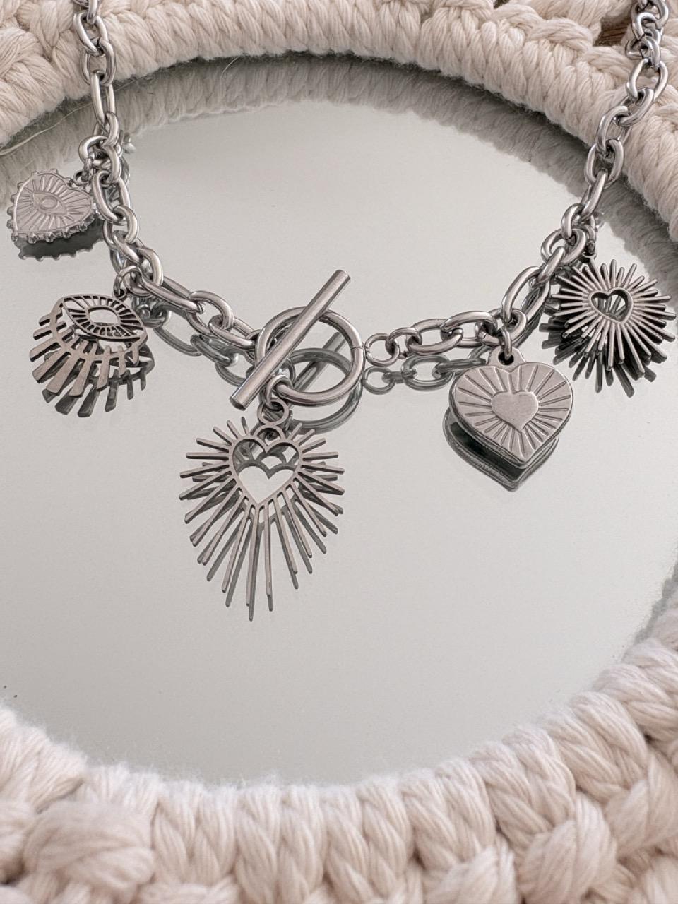 Collier Ras de Cou « Era » – Grigri Coeur sacré – Image 2