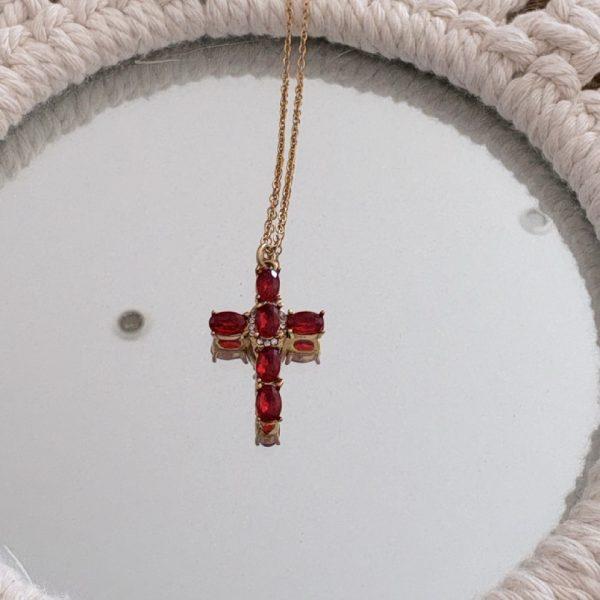 Collier Acier Inox – Croix en strass rouge